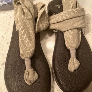 Brand New SANUK sandals